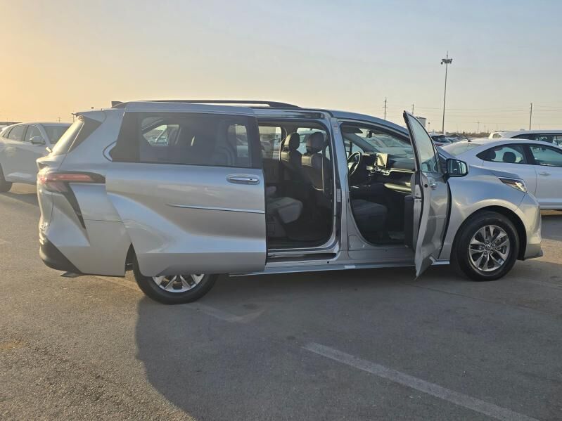 Toyota Sienna 2021 - 505 000 TMT - "Алтын Асыр" Гундогар базары ( Толкучка) - img 2