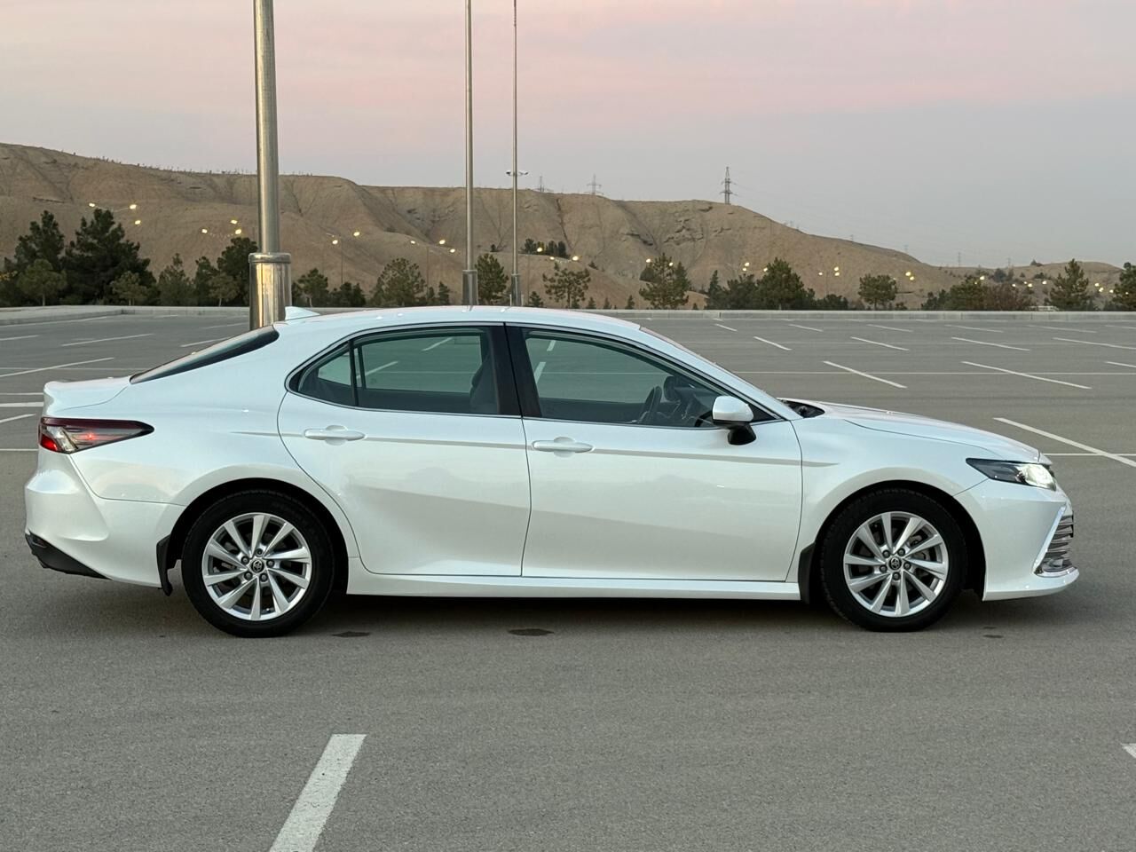 Toyota Camry 2022 - 305 000 TMT - Ашхабад - img 5