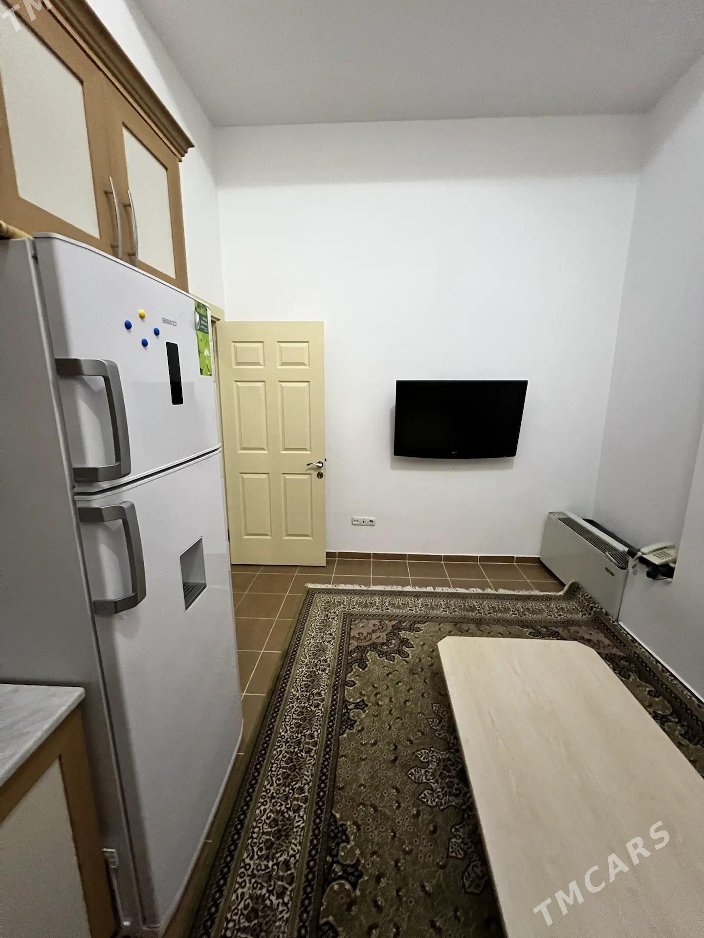 B.Türkmenistan, 2-kom.elitka - Podwoýski köç. (Bitarap Türkmenistan şaýoly) - img 7