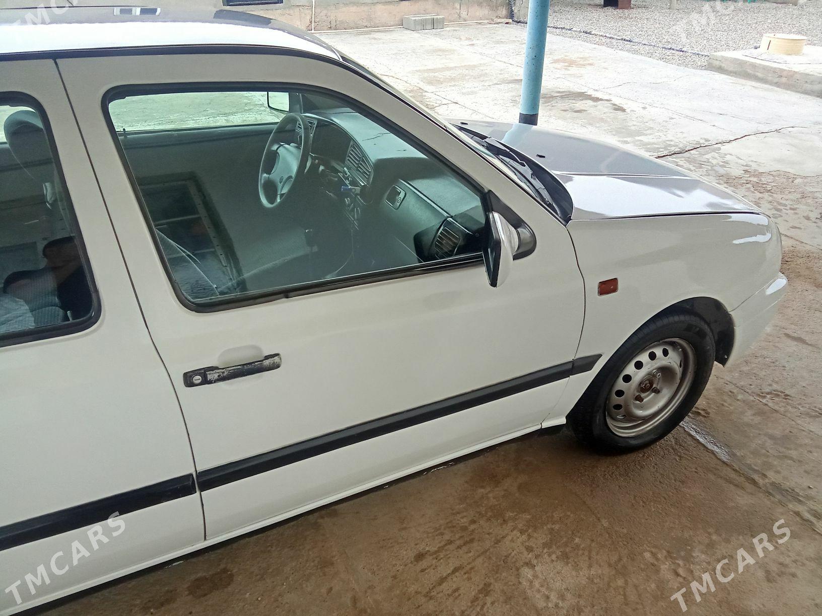 Volkswagen Golf 1994 - 26 000 TMT - Кака - img 1