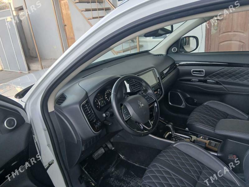 Mitsubishi Outlander 2022 - 295 000 TMT - Köşi - img 4