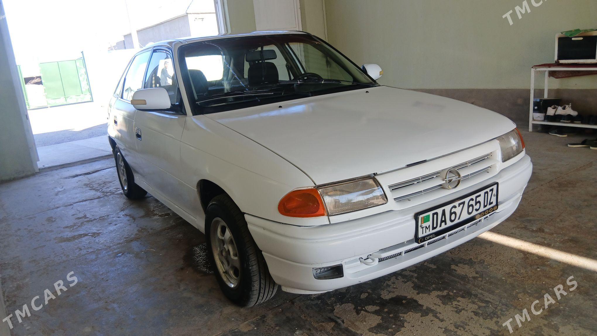 Opel Astra 1992 - 22 000 TMT - Яшлык - img 1