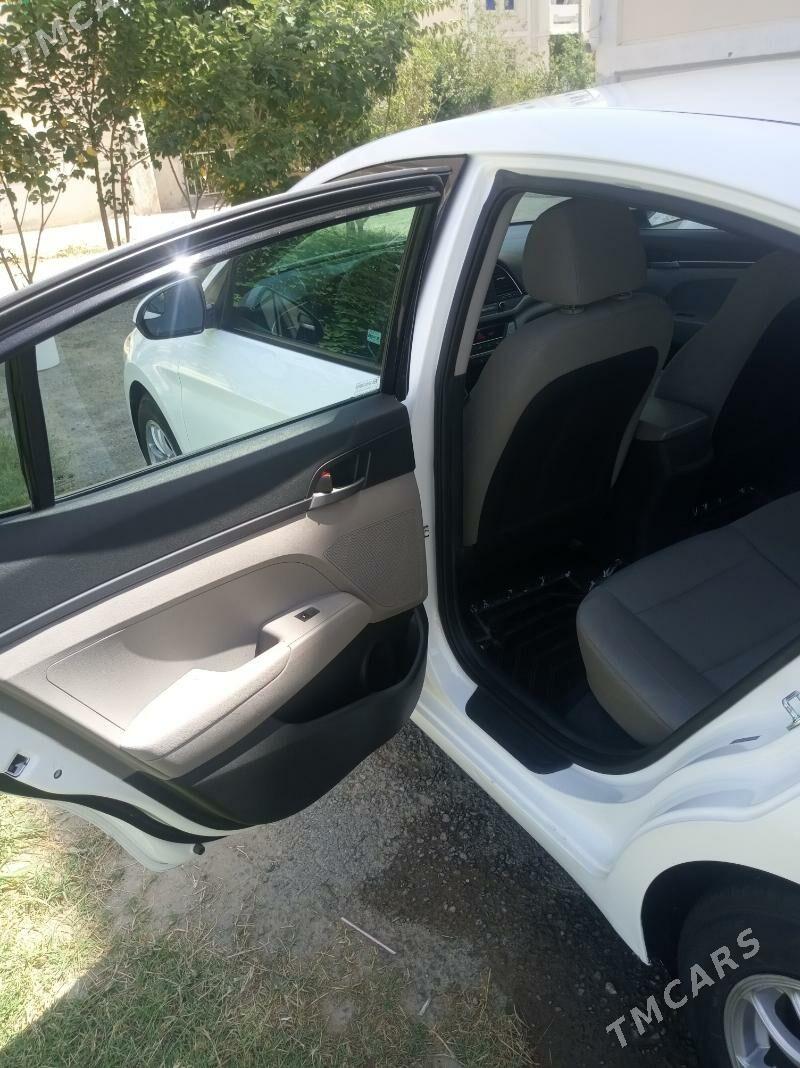 Hyundai Elantra 2017 - 170 000 TMT - Büzmeýin GRES - img 3
