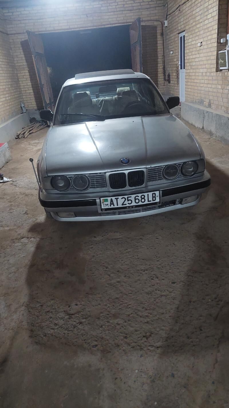 BMW 520 1989 - 38 000 TMT - Фарап - img 1