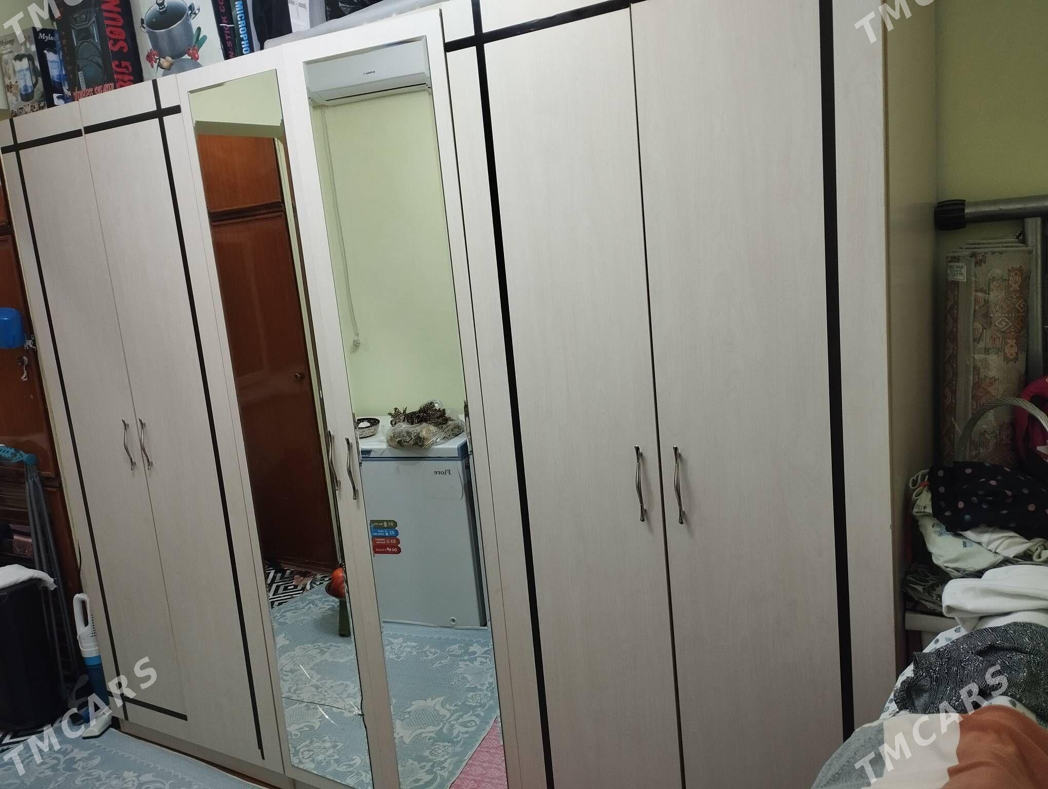 garnitur - Гаудан "В" - img 1