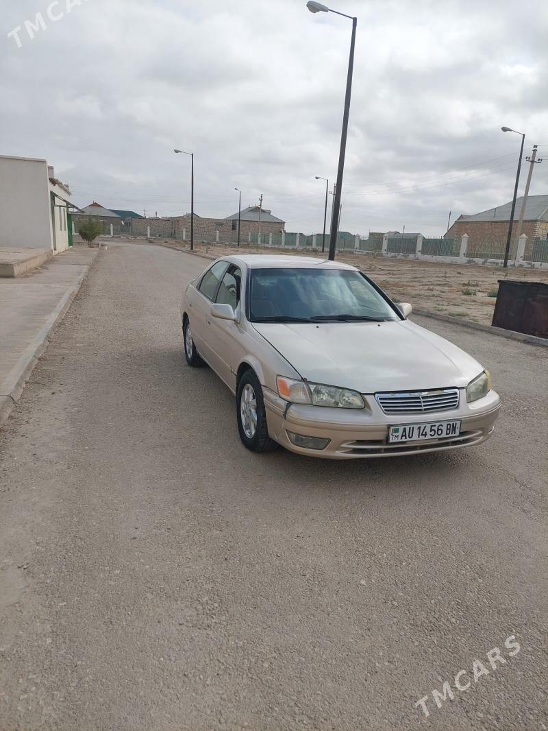 Toyota Camry 1997 - 125 000 TMT - Гумдаг - img 4