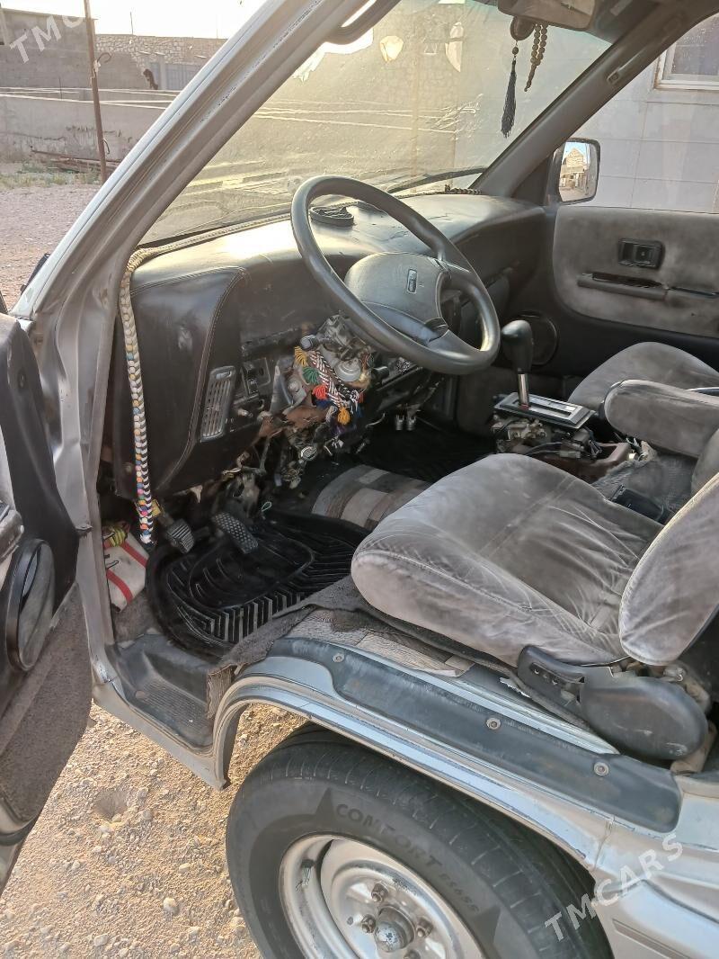 Toyota Town Ace 1989 - 25 000 TMT - Balkanabat - img 6