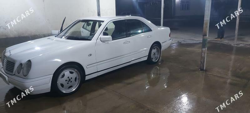 Mercedes-Benz E320 1996 - 80 000 TMT - Кака - img 1