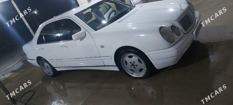 Mercedes-Benz E320 1996 - 80 000 TMT - Кака - img 5