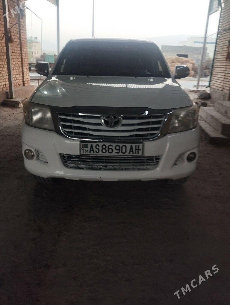 Toyota Hilux 2012 - 340 000 TMT - Бахарден - img 7