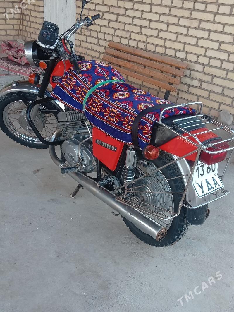 Iž Ýupiter 2015 - 18 000 TMT - Теджен - img 2