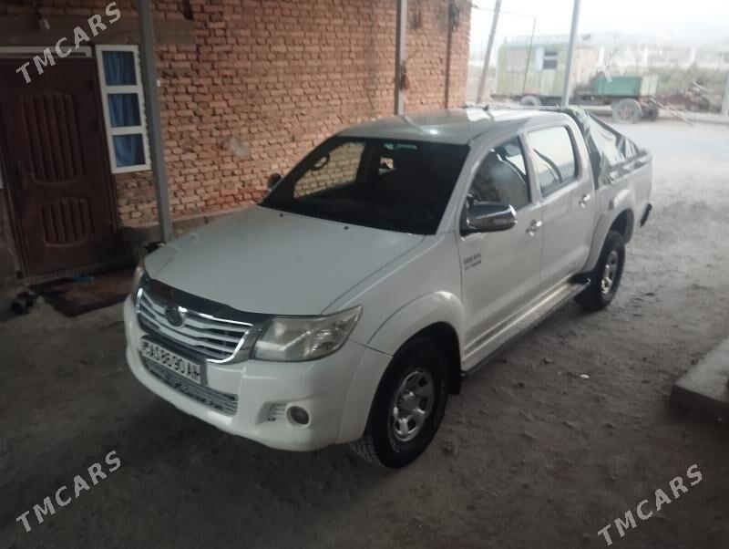 Toyota Hilux 2012 - 340 000 TMT - Бахарден - img 6