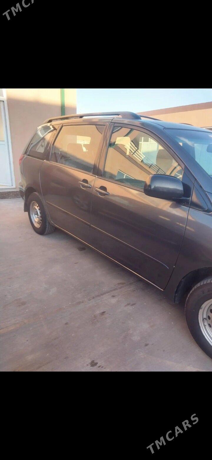 Toyota Sienna 2008 - 210 000 TMT - Тагтабазар - img 6