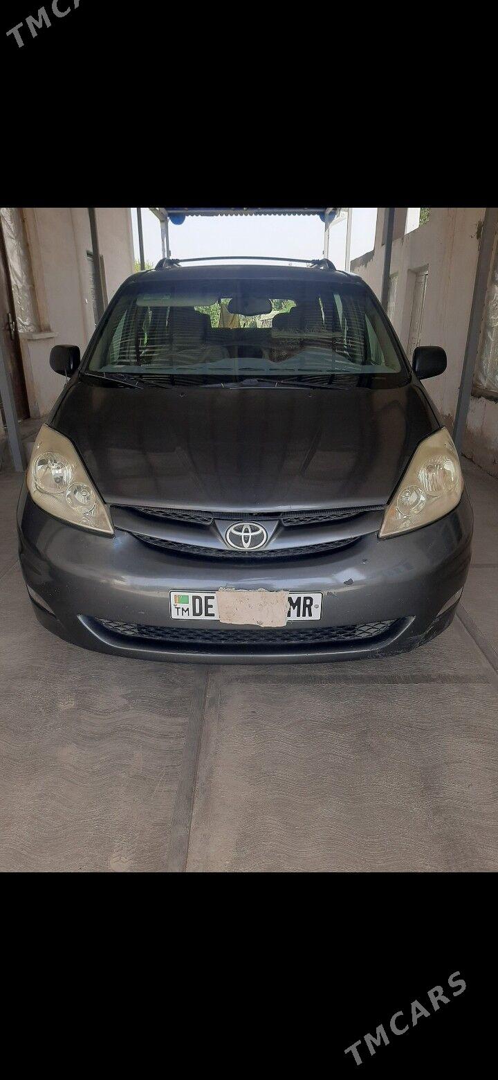 Toyota Sienna 2008 - 210 000 TMT - Тагтабазар - img 2
