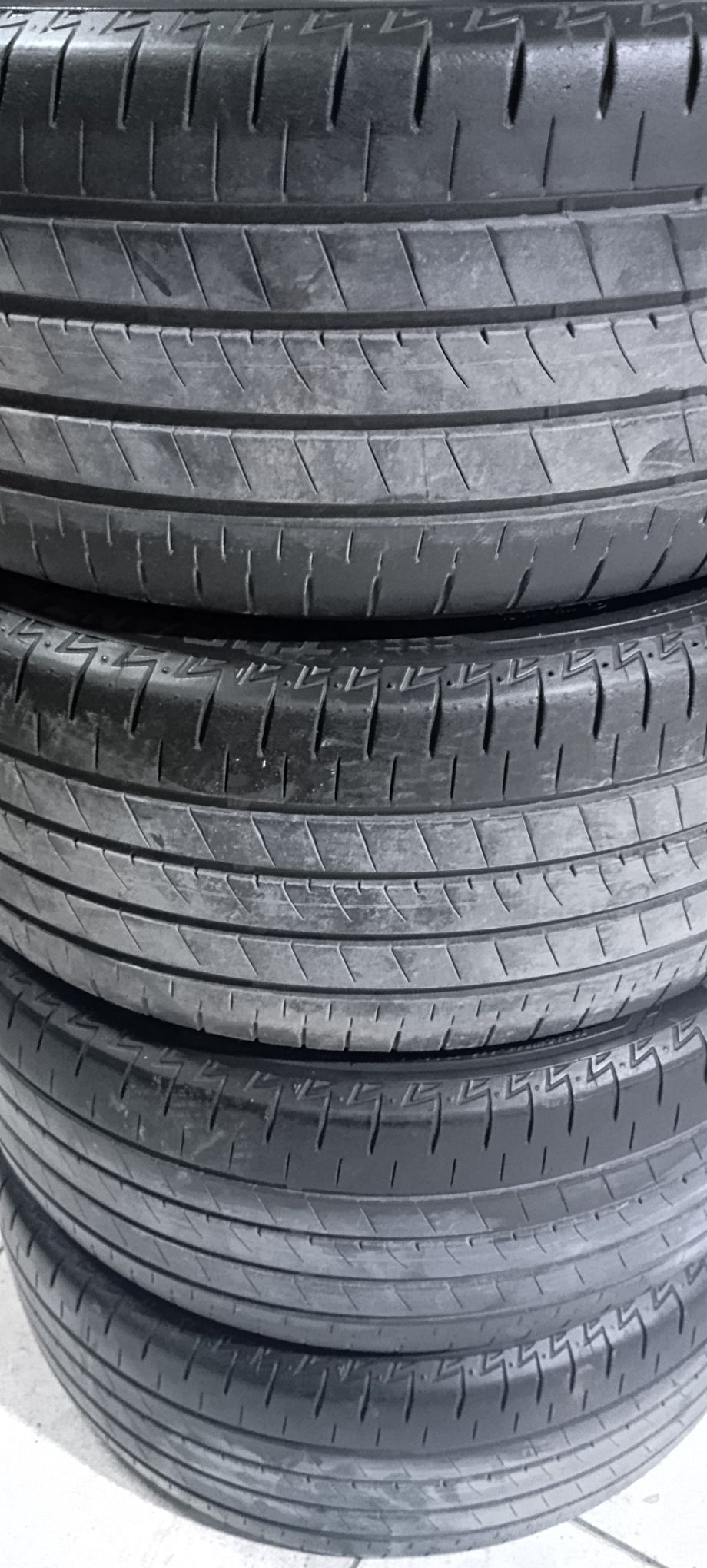 235 45 18 BRIDGISTON 2 000 TMT - Garadamak - img 2