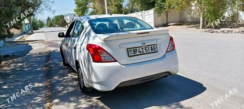 Nissan Versa 2014 - 130 000 TMT - Büzmeýin - img 2