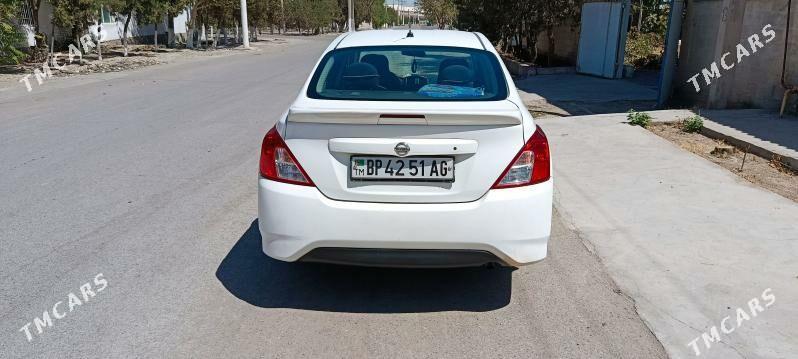 Nissan Versa 2014 - 130 000 TMT - Büzmeýin - img 3