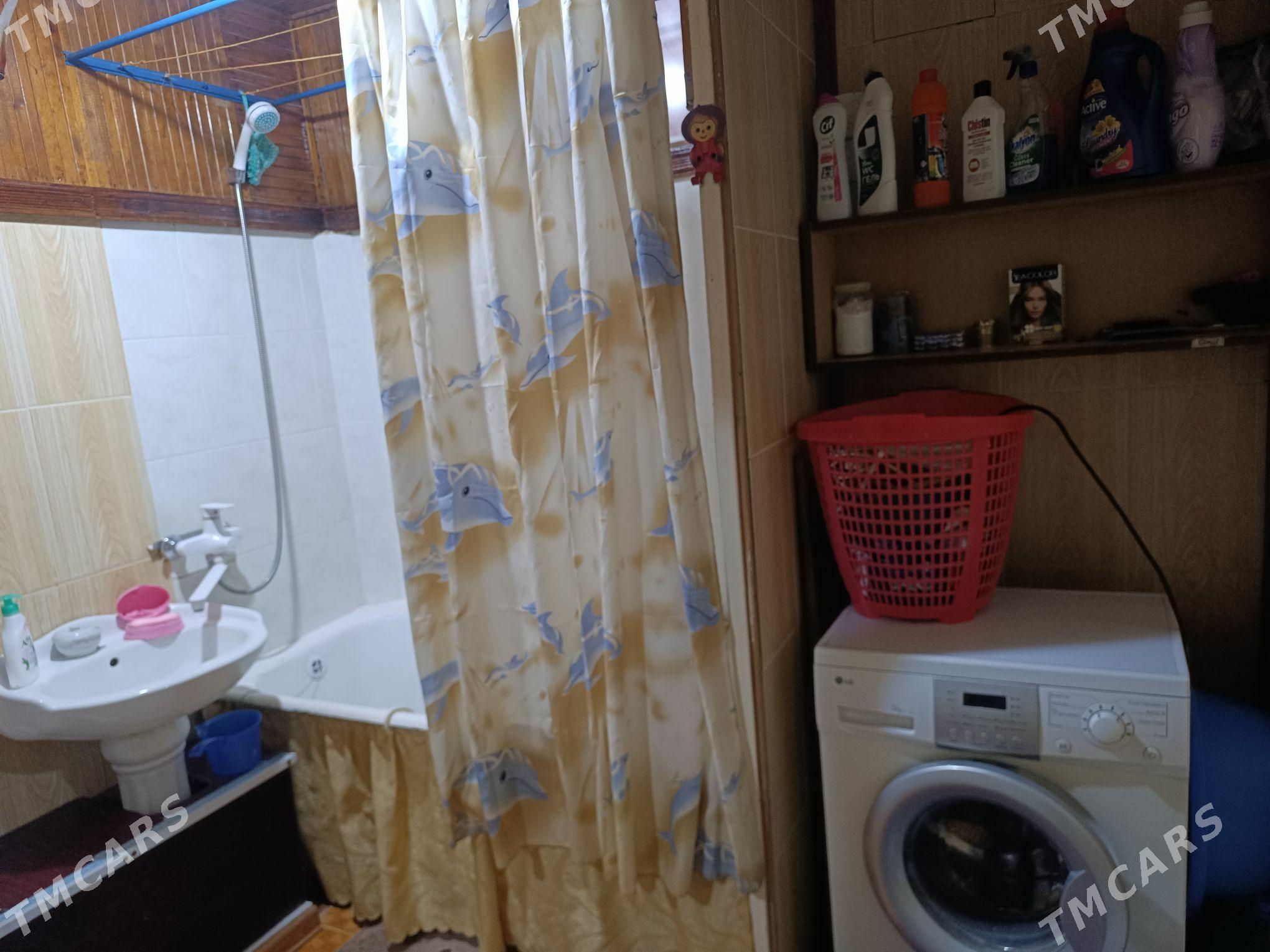 продается 3 комнатная квартира - Туркменабат - img 4