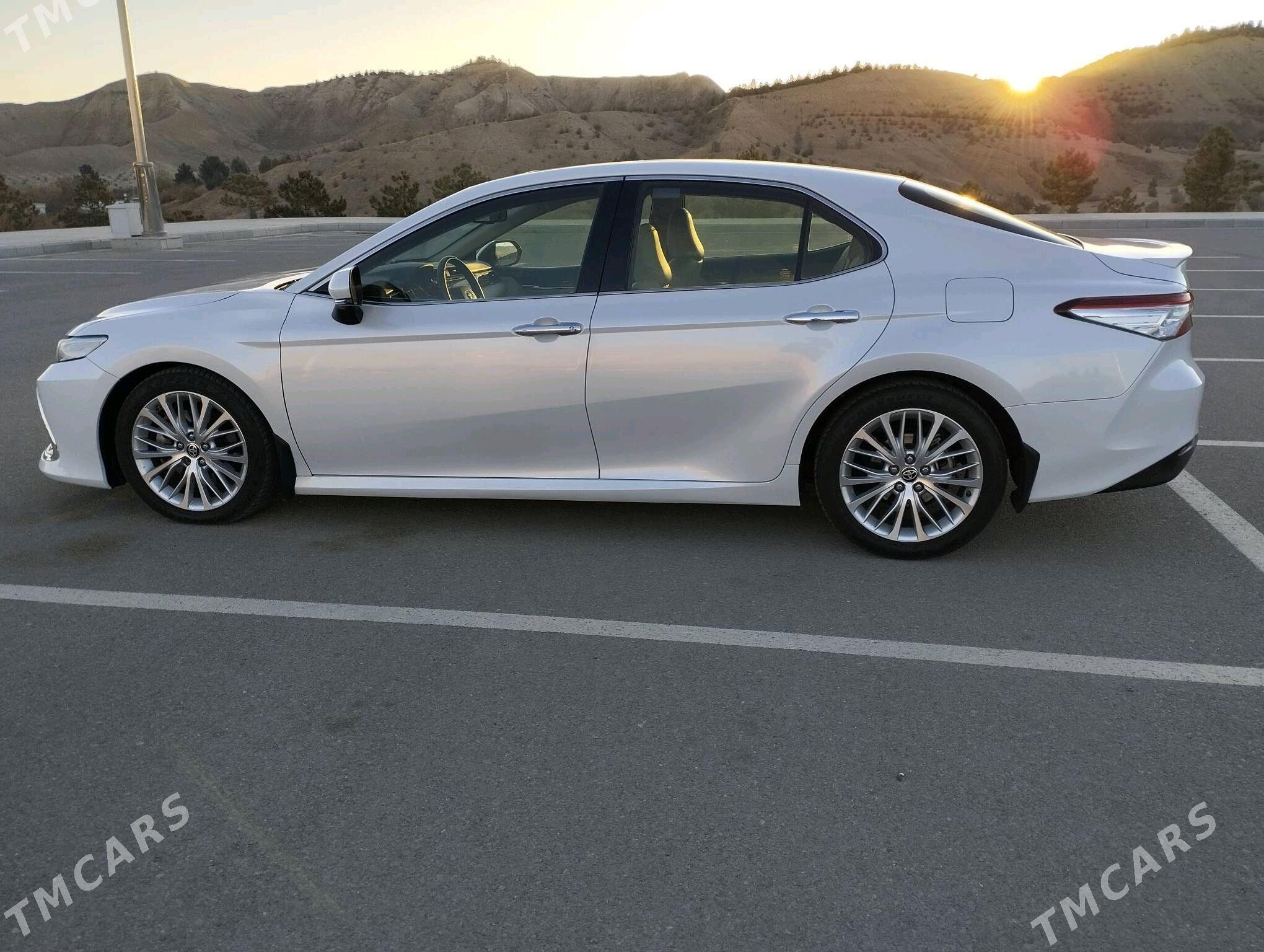 Toyota Camry 2020 - 510 000 TMT - Aşgabat - img 3