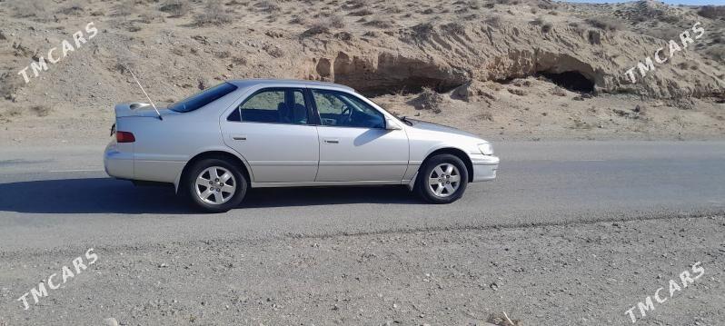 Toyota Camry 2000 - 135 000 TMT - Гызыларбат - img 4