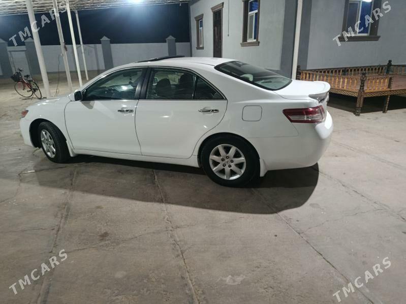 Toyota Camry 2011 - 200 000 TMT - Baýramaly - img 2