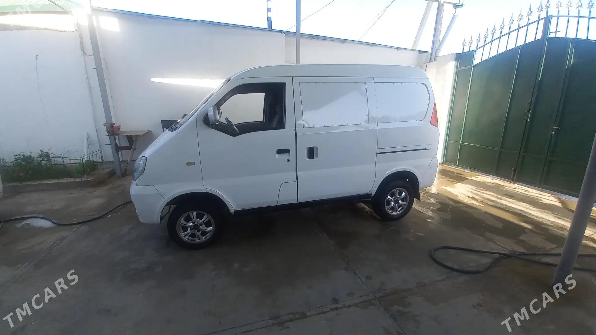 Toyota Hiace 2005 - 60 000 TMT - Aşgabat - img 2