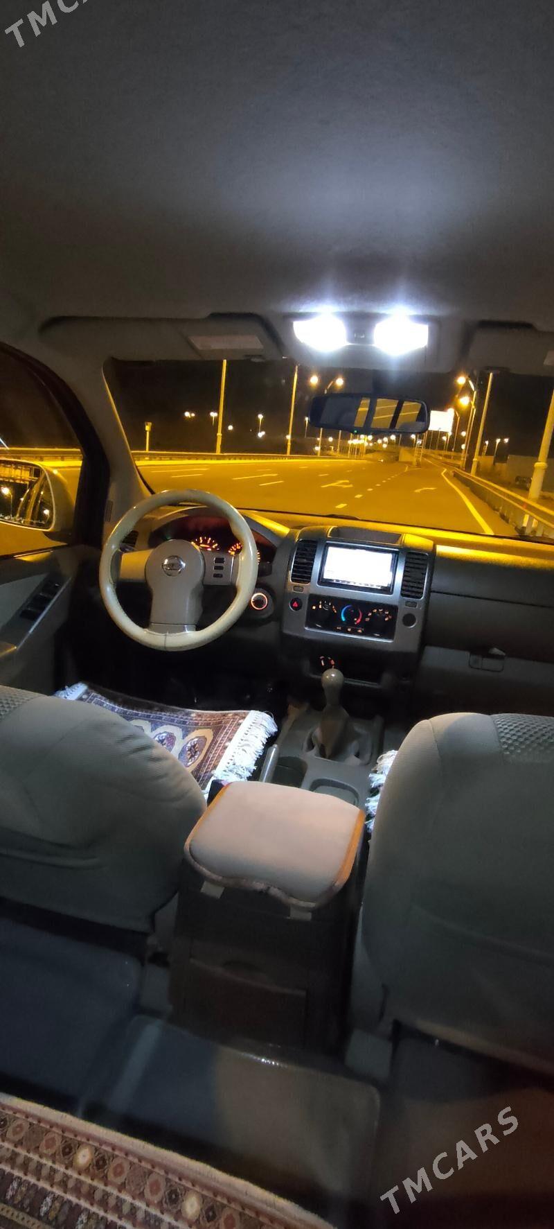 Nissan Navara 2013 - 210 000 TMT - Türkmenbaşy - img 3