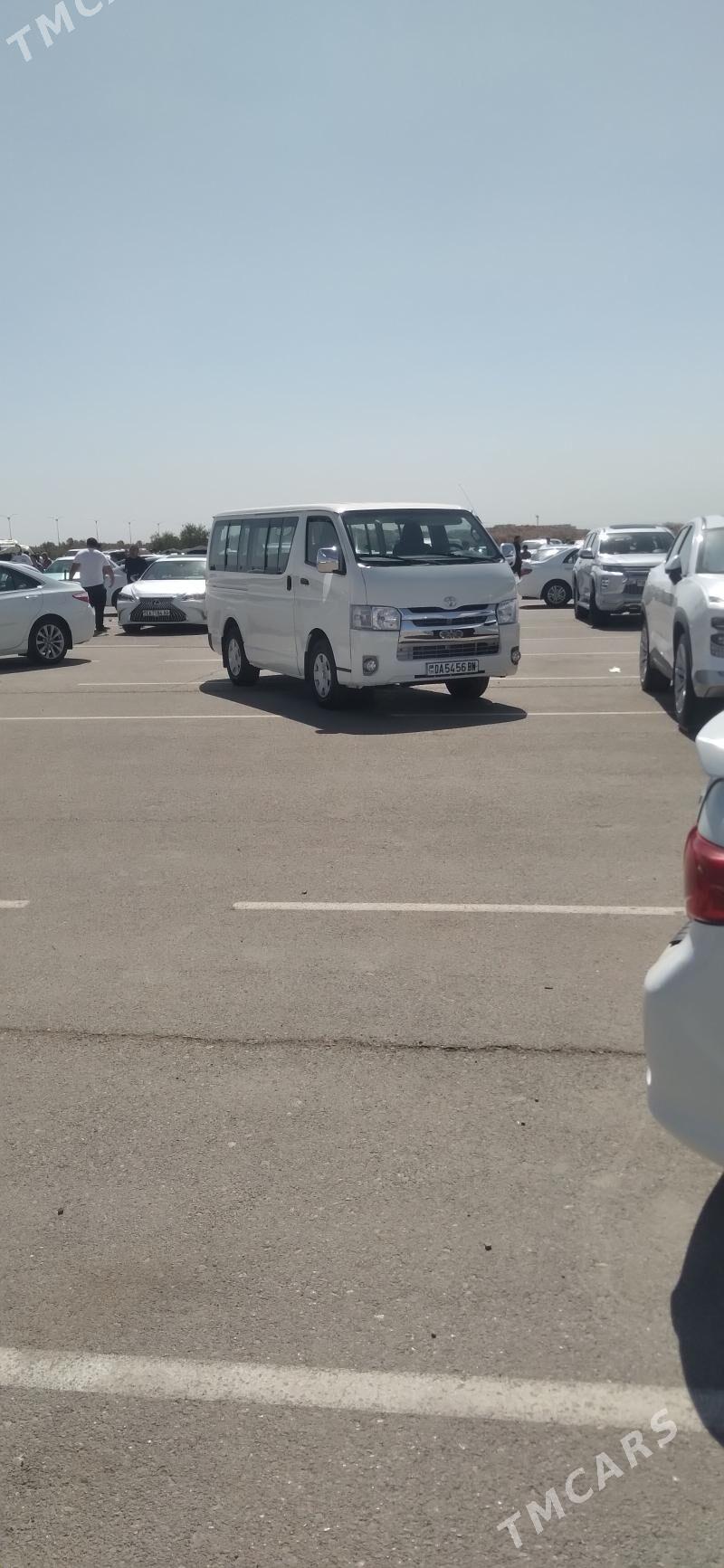 Toyota Hiace 2006 - 260 000 TMT - Бузмеин ГРЭС - img 10