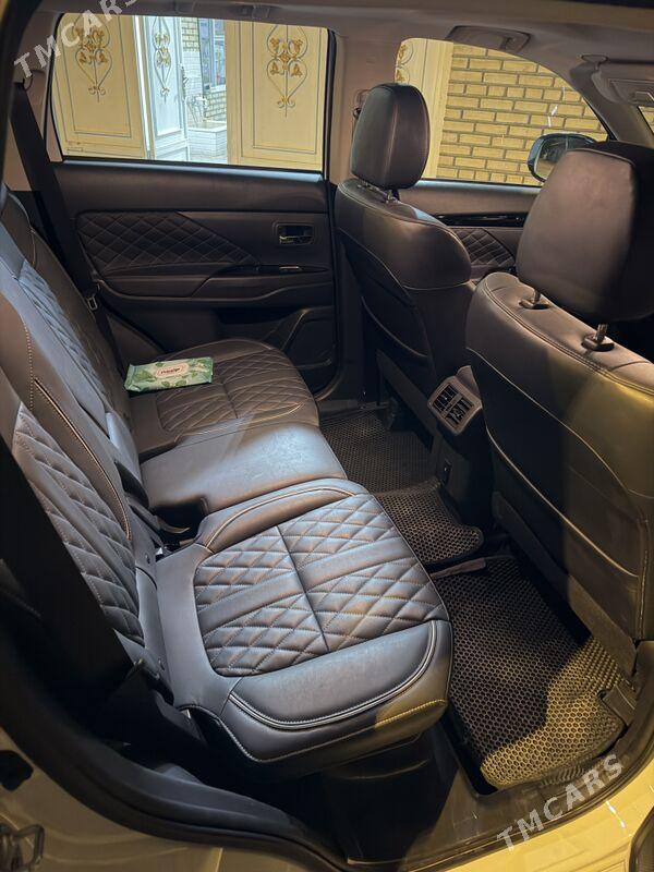 Mitsubishi Outlander 2022 - 285 000 TMT - Aşgabat - img 3