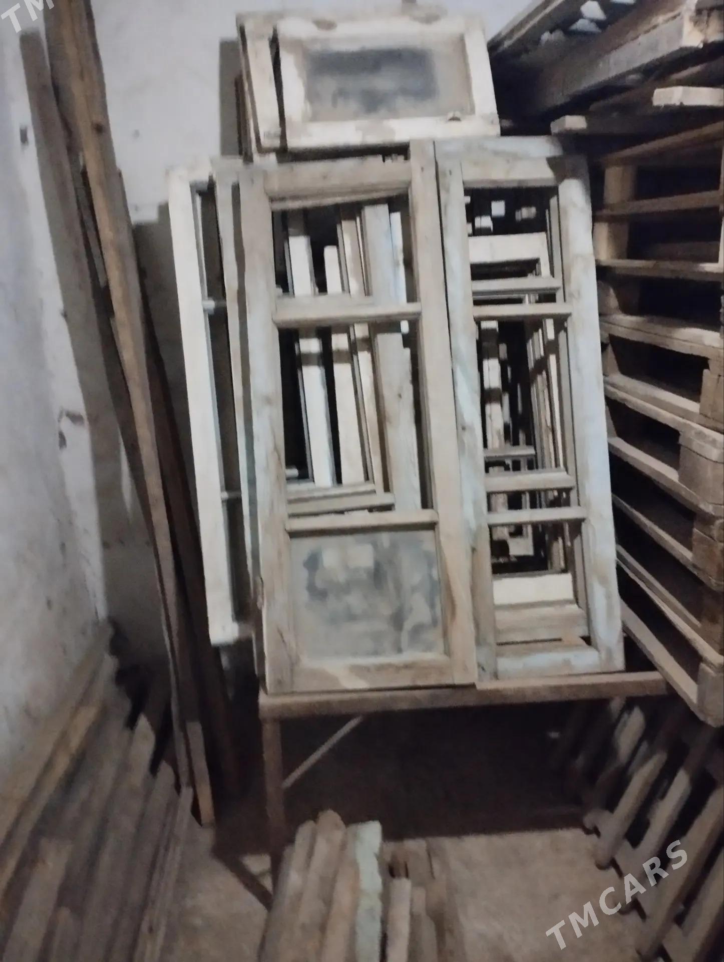 доски,окно,поддоны - Mary - img 3