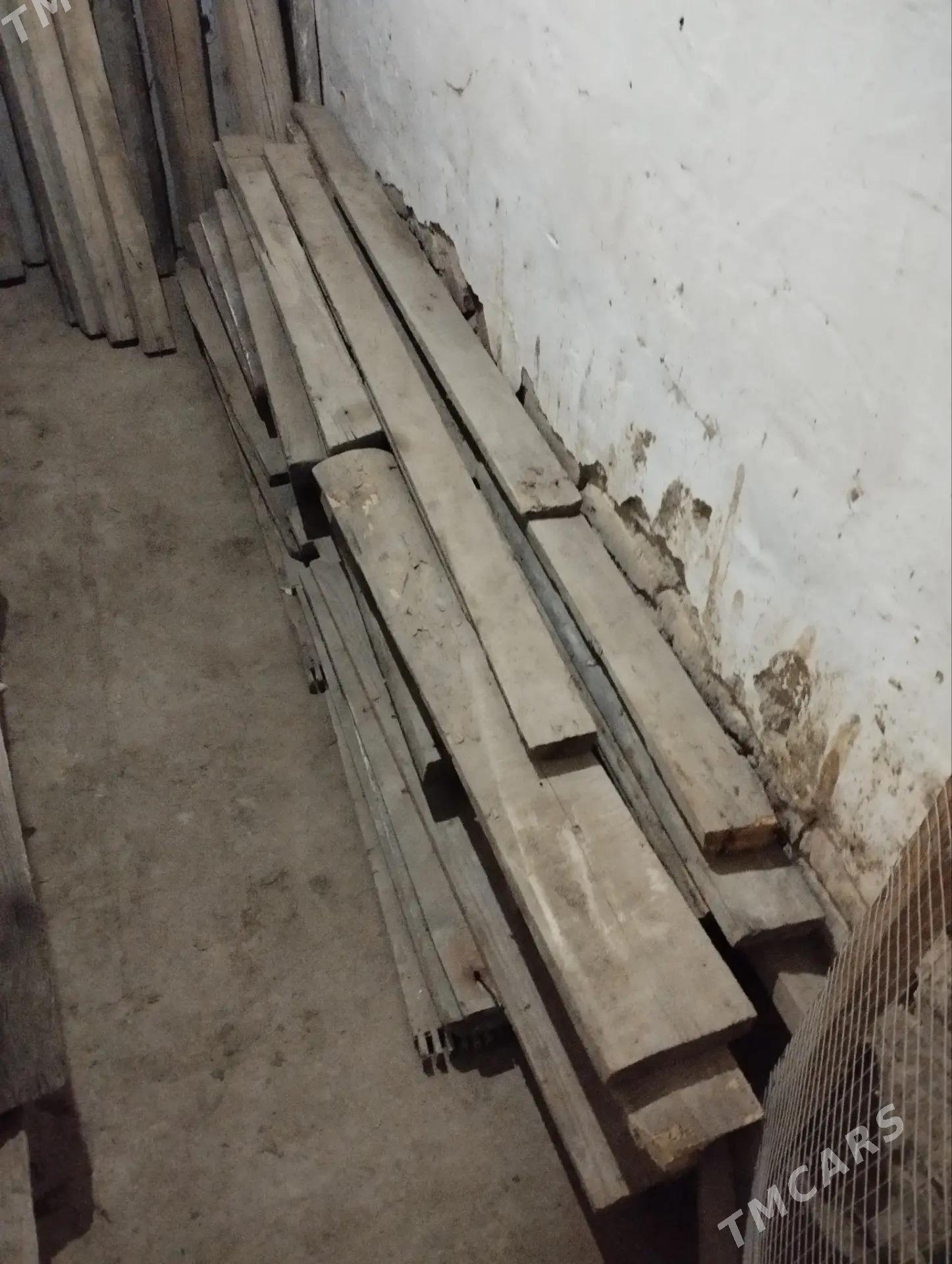 доски,окно,поддоны - Mary - img 8