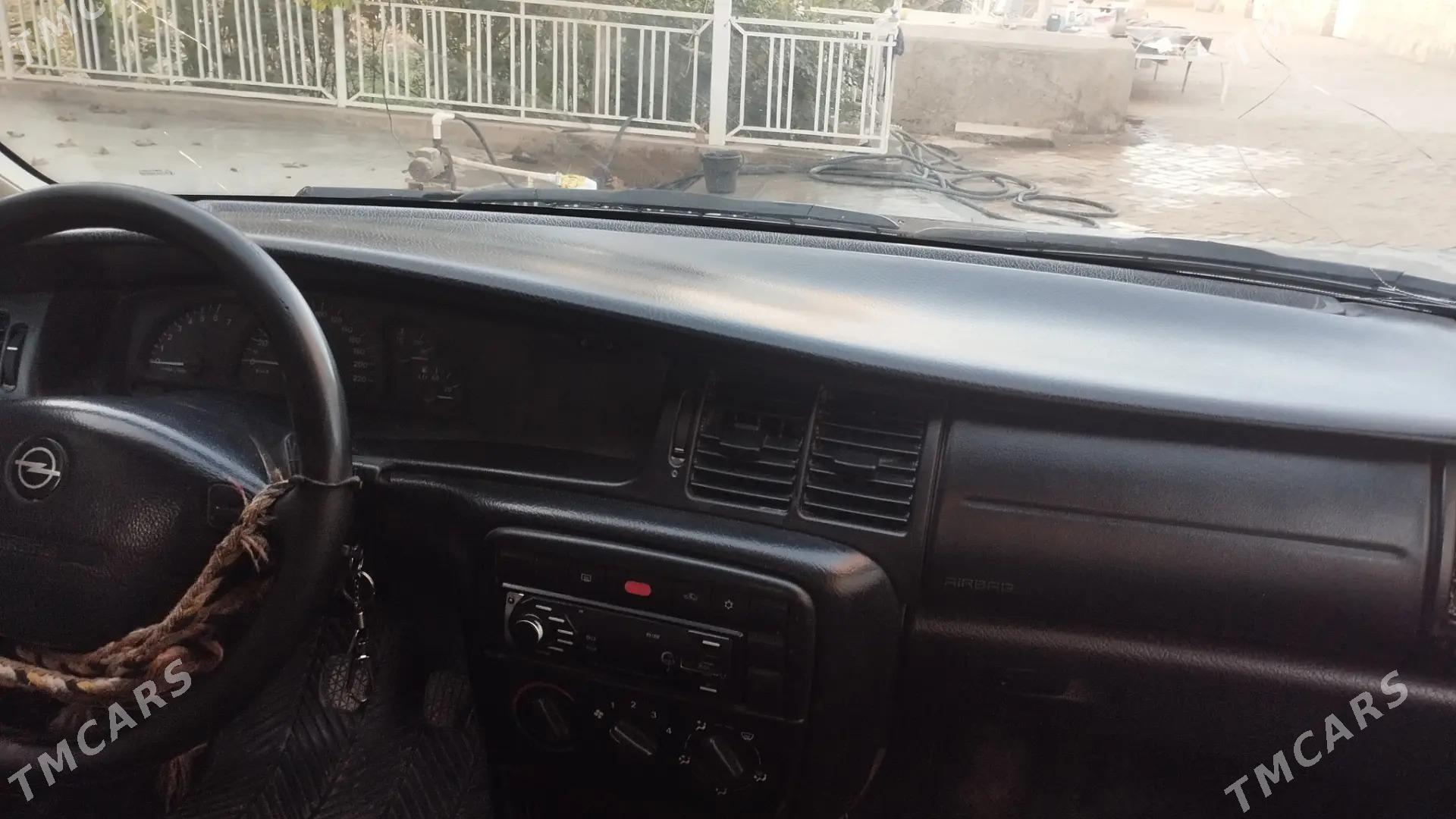 Opel Vectra 1999 - 50 000 TMT - Байрамали - img 3