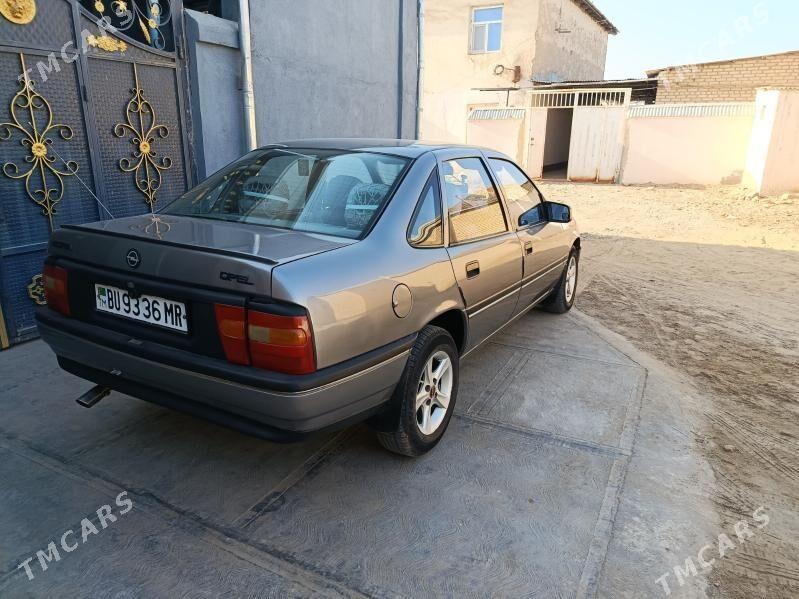 Opel Vectra 1990 - 50 000 TMT - Ёлётен - img 6