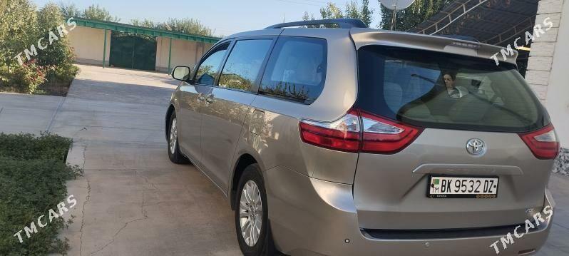 Toyota Sienna 2016 - 370 000 TMT - Дашогуз - img 3