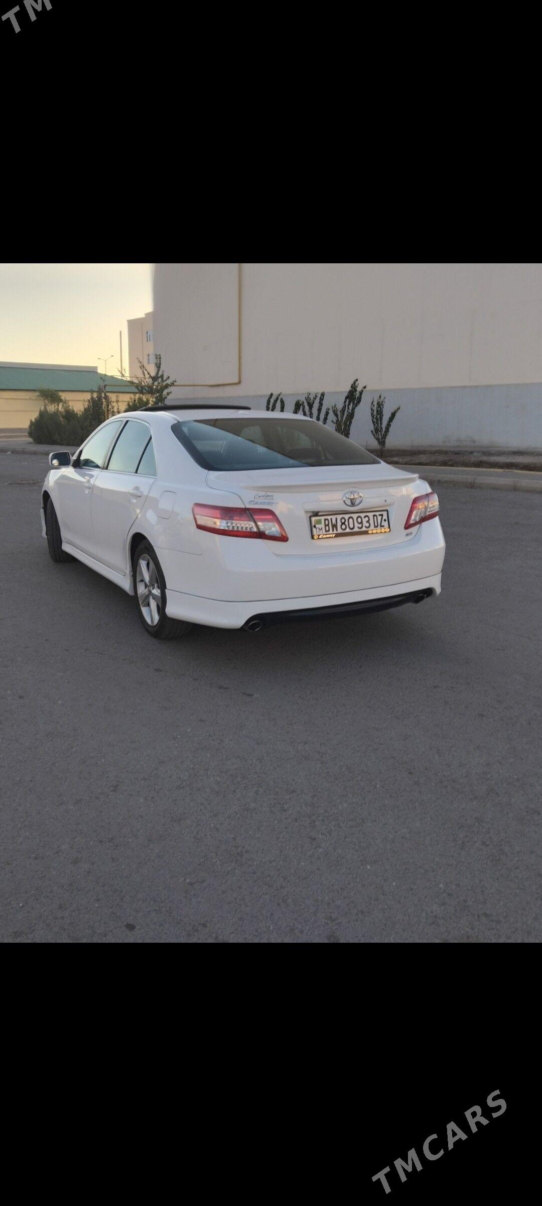 Toyota Camry 2010 - 260 000 TMT - Дашогуз - img 3