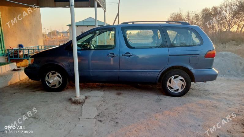 Toyota Sienna 1999 - 160 000 TMT - Кёнеургенч - img 4