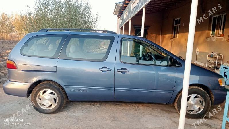 Toyota Sienna 1999 - 160 000 TMT - Кёнеургенч - img 2
