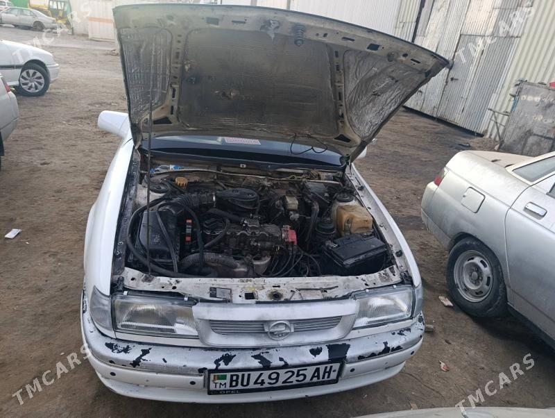 Opel Vectra 1990 - 27 000 TMT - Анев - img 3