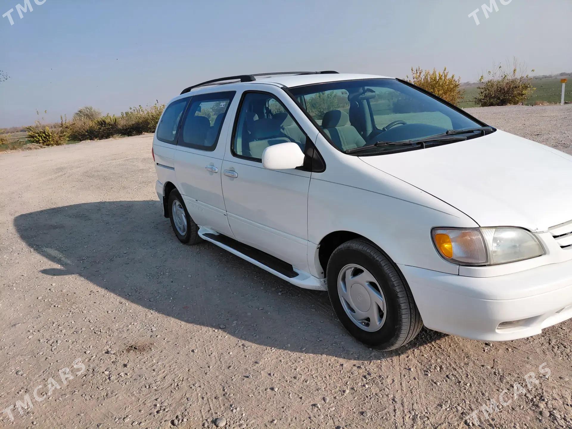 Toyota Sienna 2001 - 185 000 TMT - Halaç - img 1