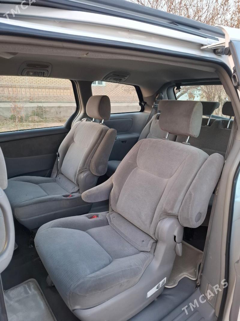 Toyota Sienna 2004 - 250 000 TMT - Дашогуз - img 8