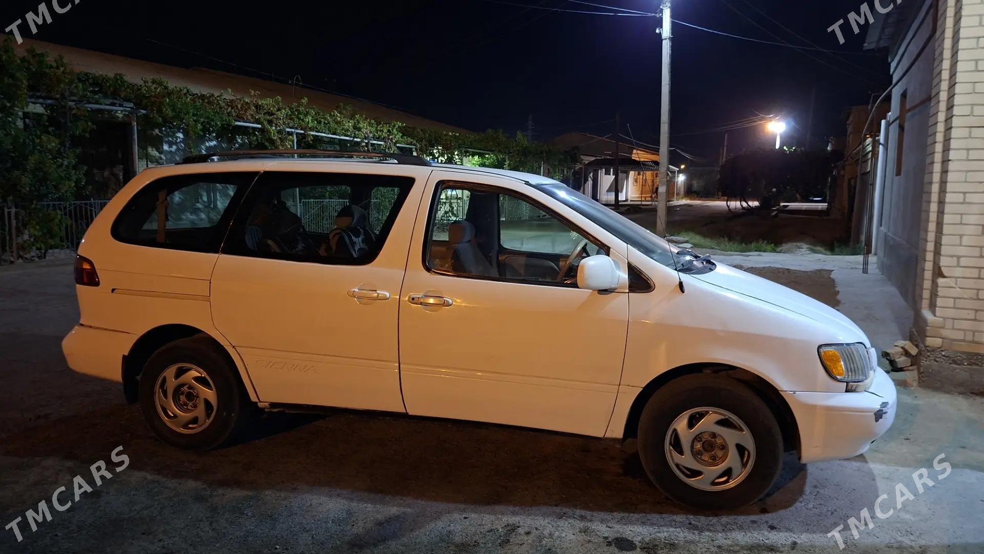 Toyota Sienna 1998 - 137 000 TMT - Türkmenabat - img 5