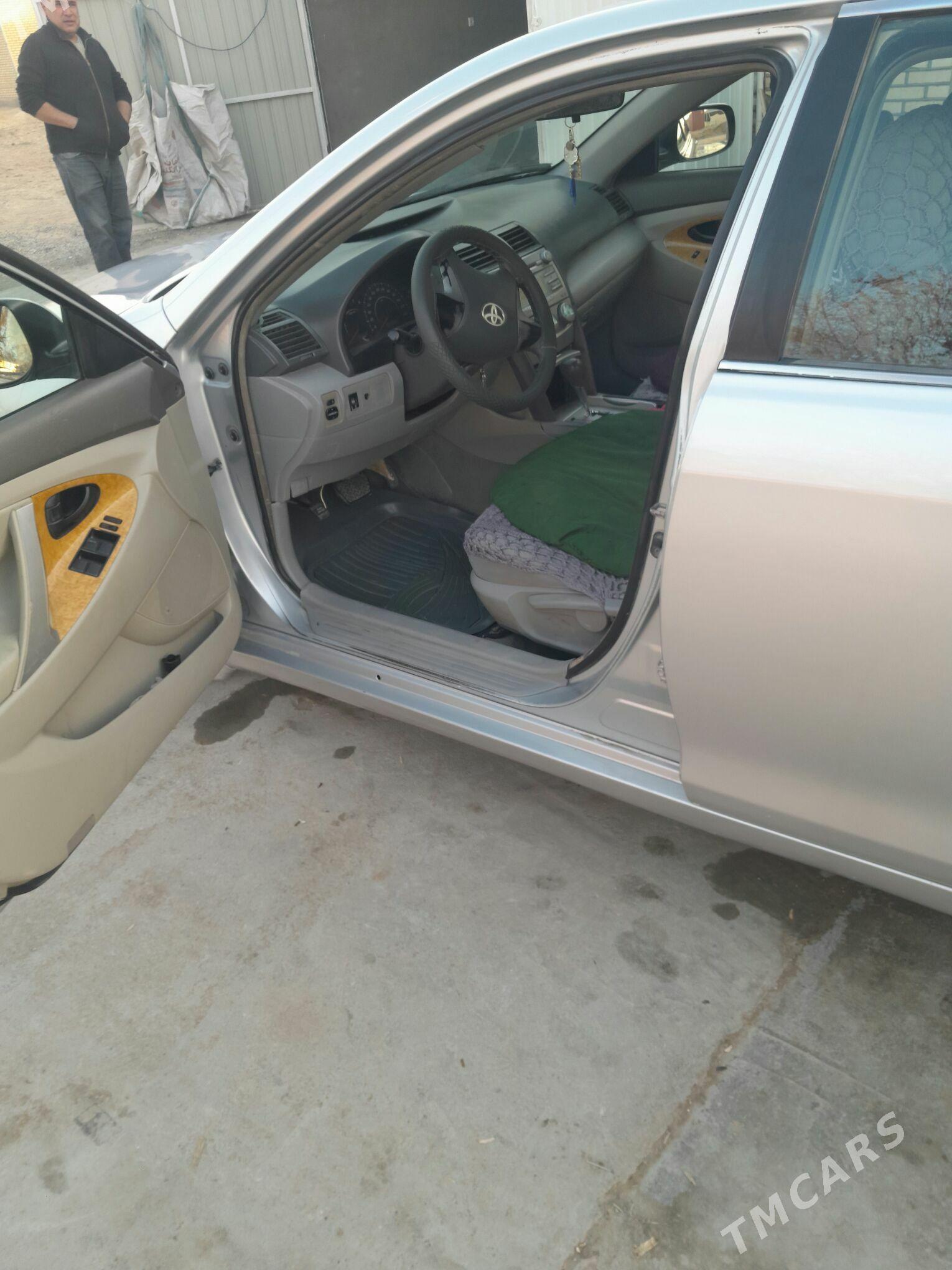 Toyota Camry 2010 - 140 000 TMT - Мары - img 7