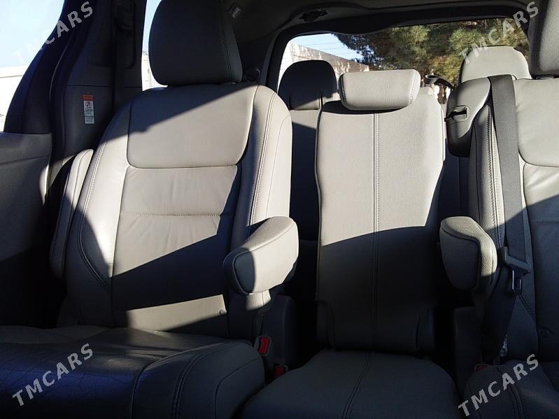 Toyota Sienna 2017 - 385 000 TMT - Туркменабат - img 4