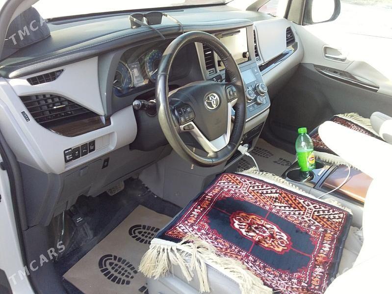 Toyota Sienna 2017 - 385 000 TMT - Туркменабат - img 2