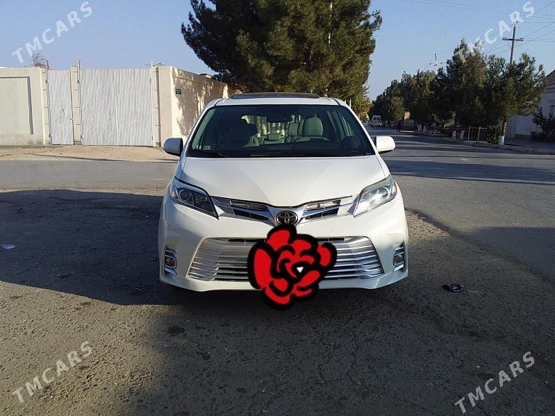 Toyota Sienna 2017 - 385 000 TMT - Туркменабат - img 3