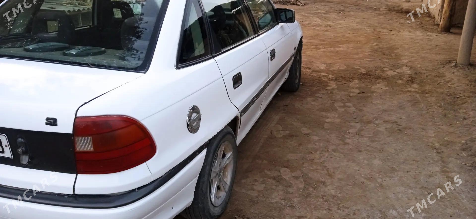 Opel Astra 1992 - 28 000 TMT - Саят - img 2