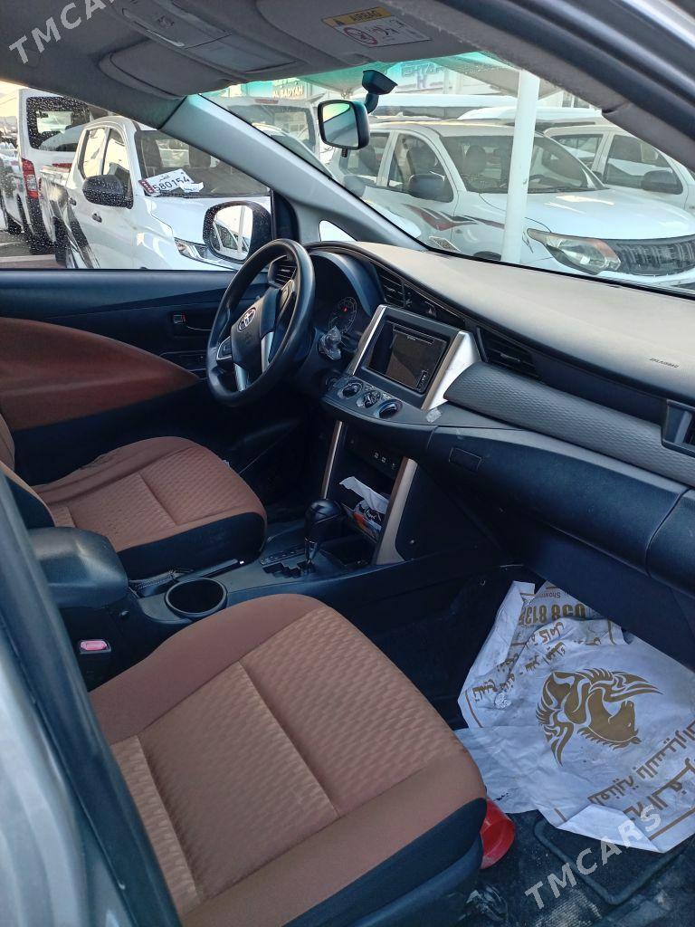 Toyota Innova 2022 - 300 000 TMT - Aşgabat - img 2