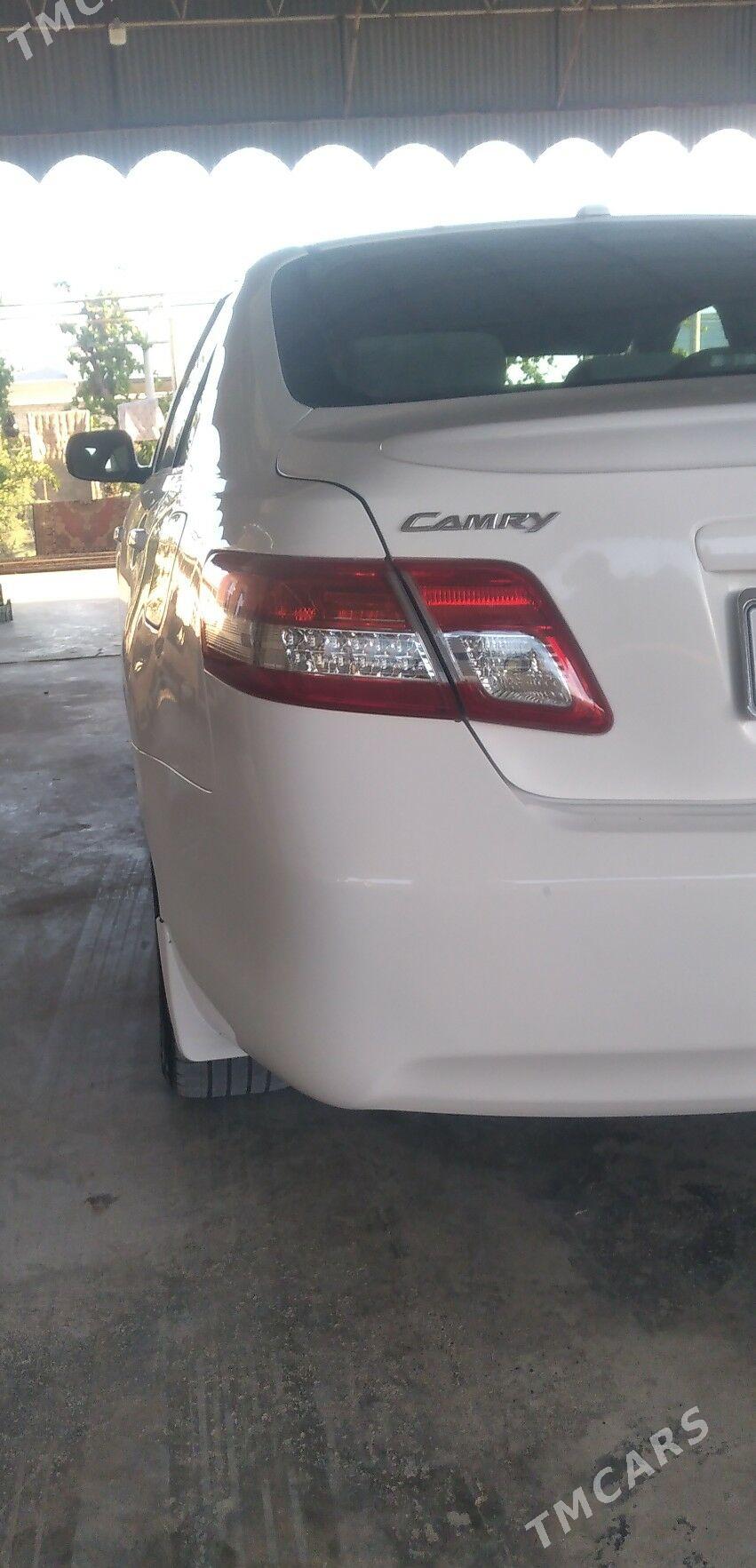 Toyota Camry 2011 - 230 000 TMT - Байрамали - img 8