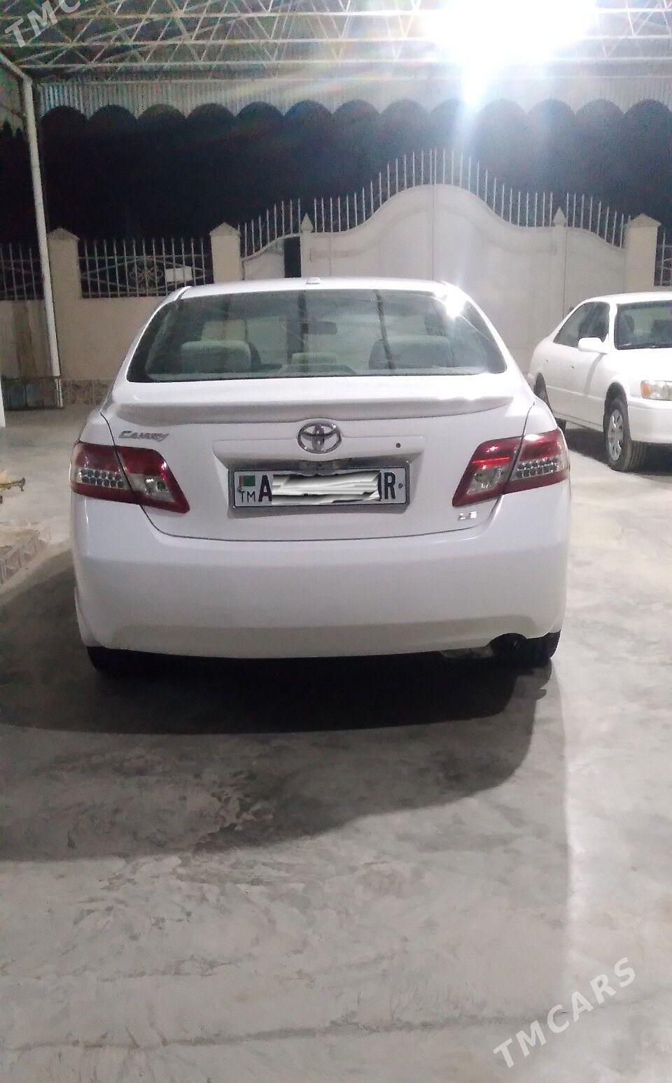 Toyota Camry 2011 - 230 000 TMT - Байрамали - img 2