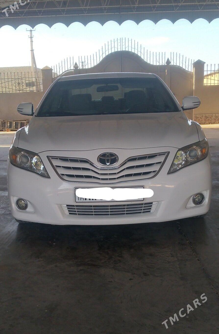 Toyota Camry 2011 - 230 000 TMT - Байрамали - img 7